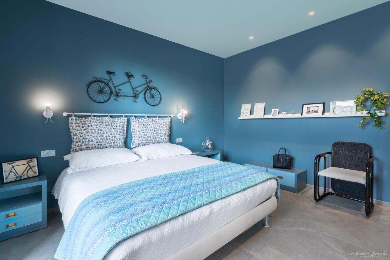 Draisina Bike Apartments Due Oleggio Castello Luaran gambar