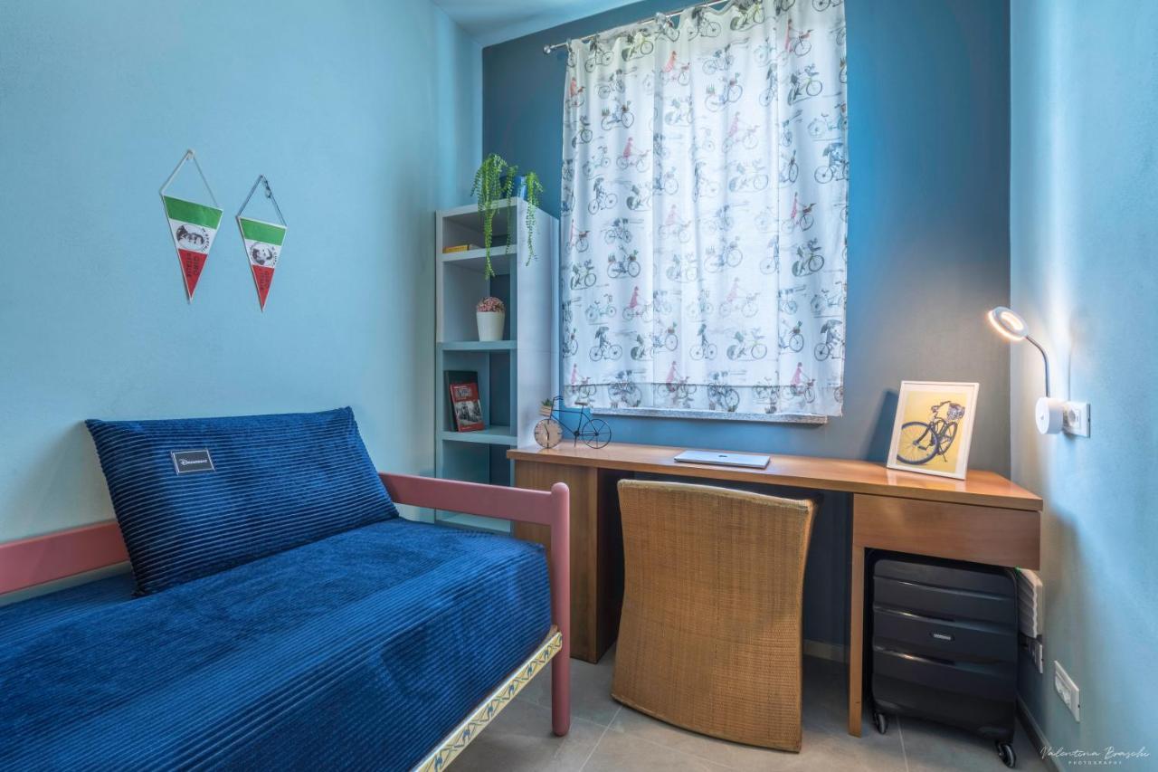 Draisina Bike Apartments Due Oleggio Castello Luaran gambar